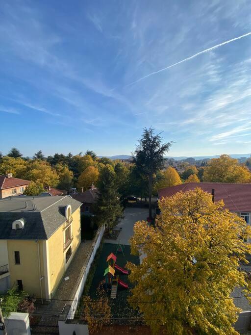 Sunny Spacious Apartment In A Great Location Kazanlak Luaran gambar